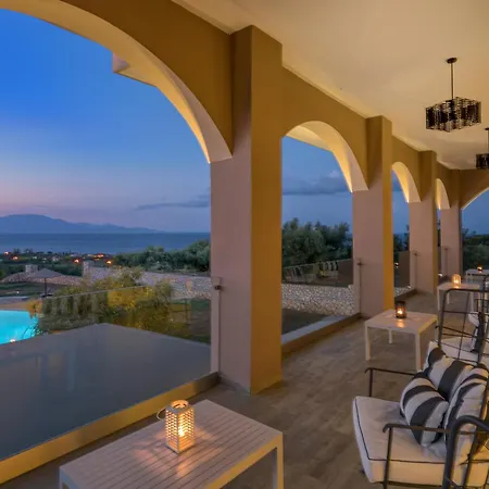 ホテル Elegance Luxury Executive - Adults Only 5*