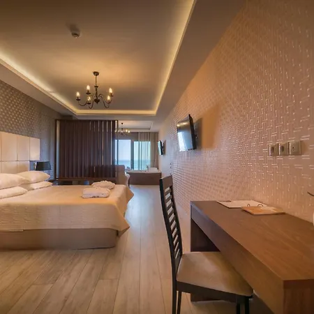 Elegance Luxury Executive - Adults Only Otel 5*